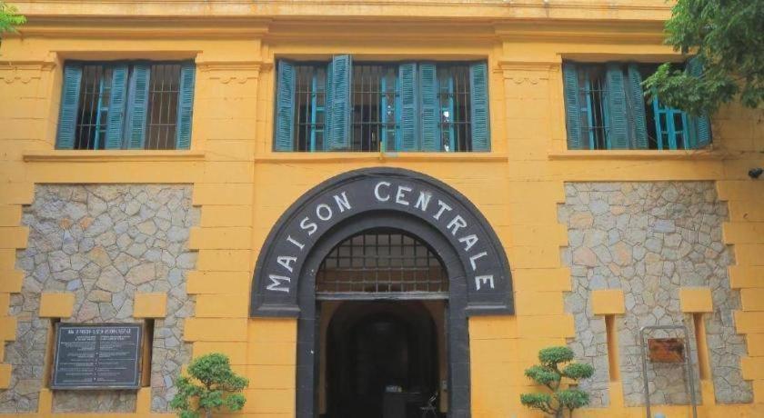Khách sạn Atrium 3*